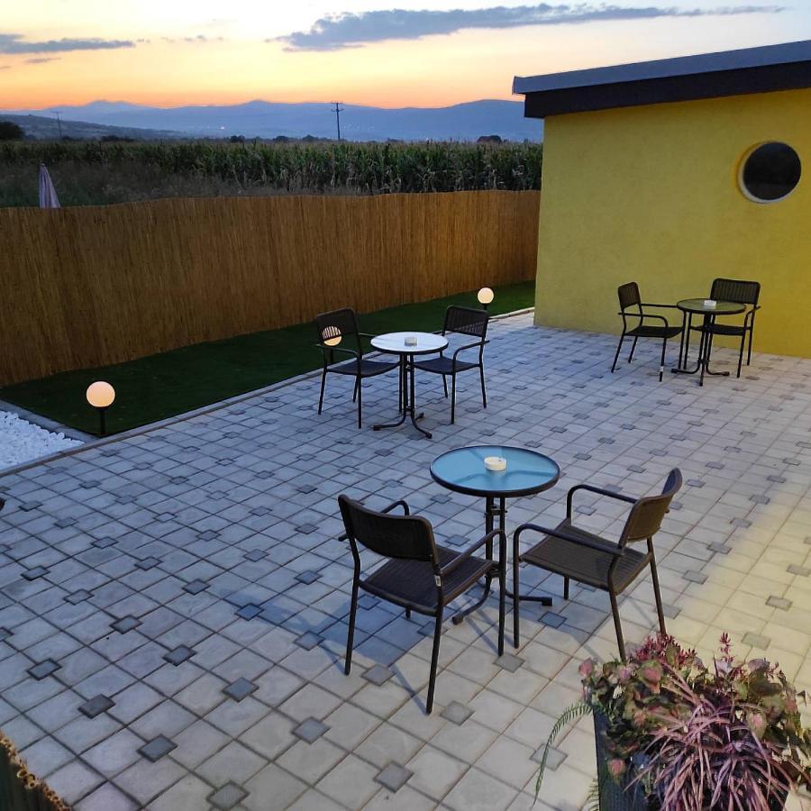 V & V Villa Lalince Exteriér fotografie
