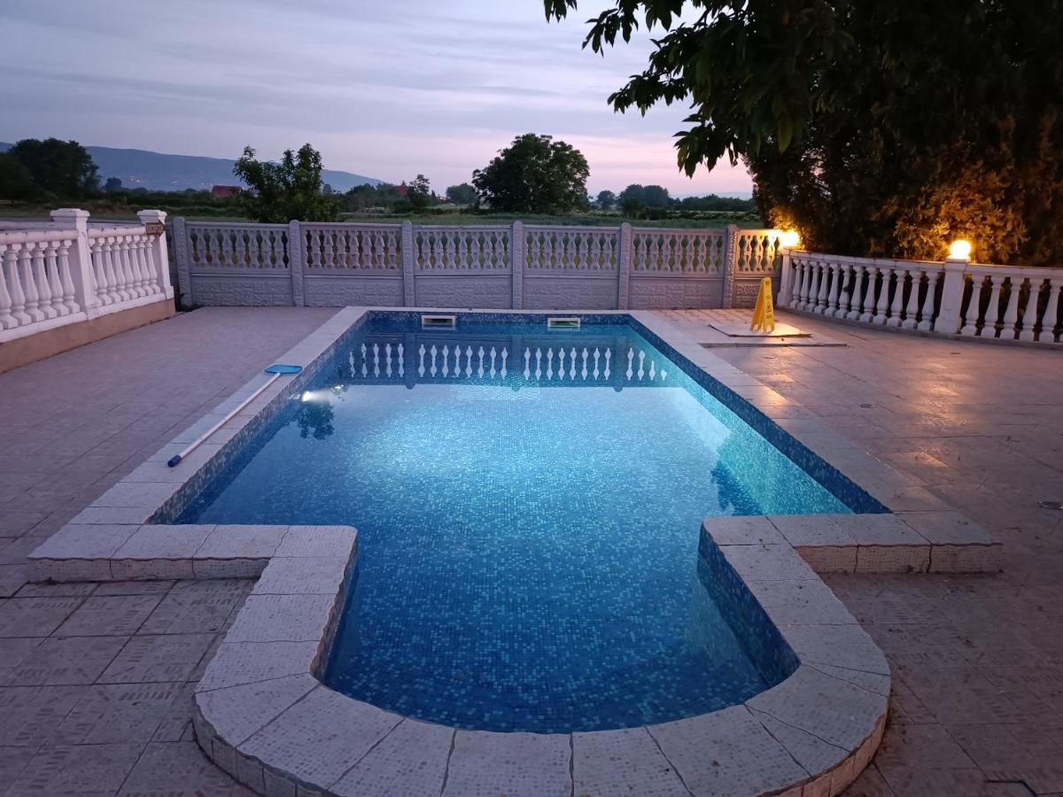 V & V Villa Lalince Exteriér fotografie
