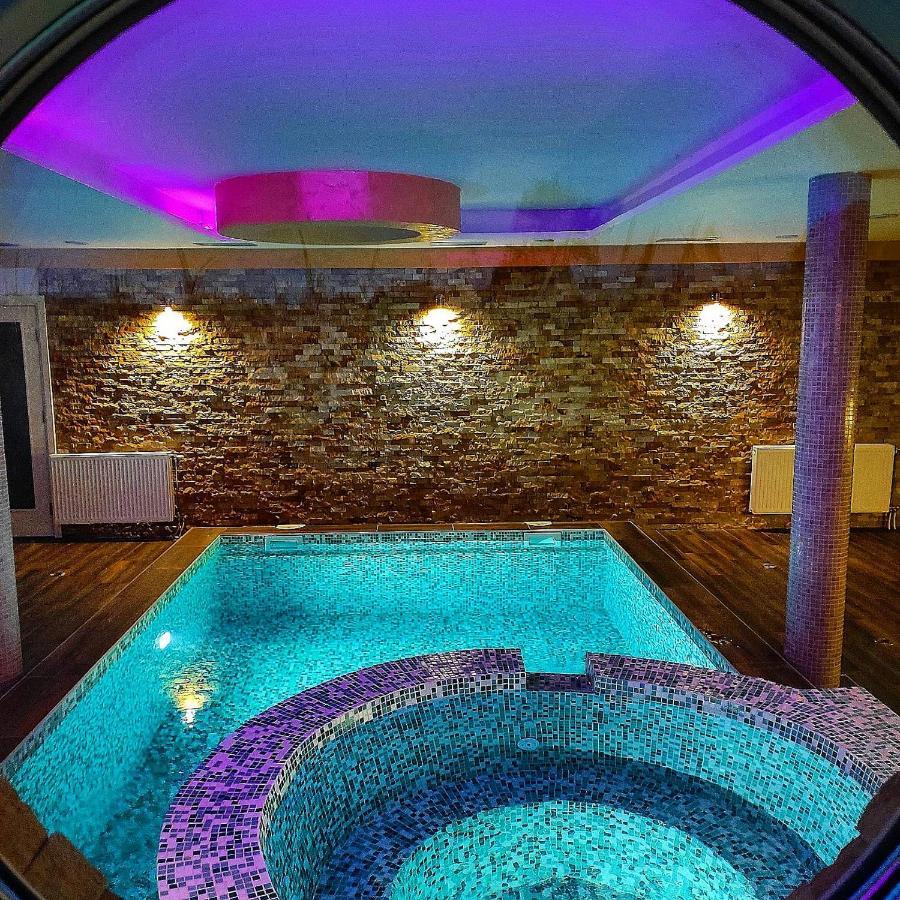 V & V Villa Lalince Exteriér fotografie