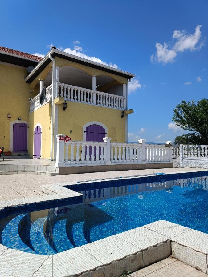 V & V Villa Lalince Exteriér fotografie